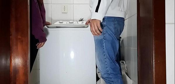  Pagando o Conserto da Maquina de lavar com boquete e anal ( Parte1)